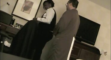 sex tau khua Cô gái da trắng đầu hàng nhà phim sex trâm anh sản xuất da đen để vào video.